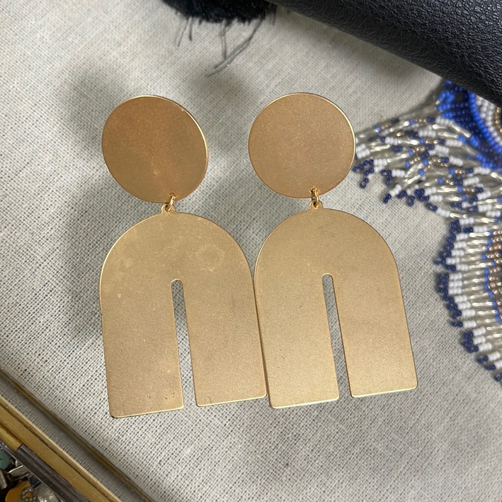 Gold arch earrings